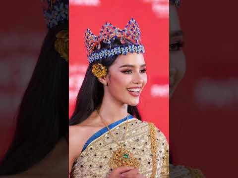 มงฟ้ากับชุดไทย OK!นะคะ