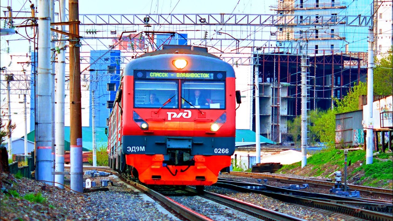 Междугородный электропоезд ЭД9М со Спасска
