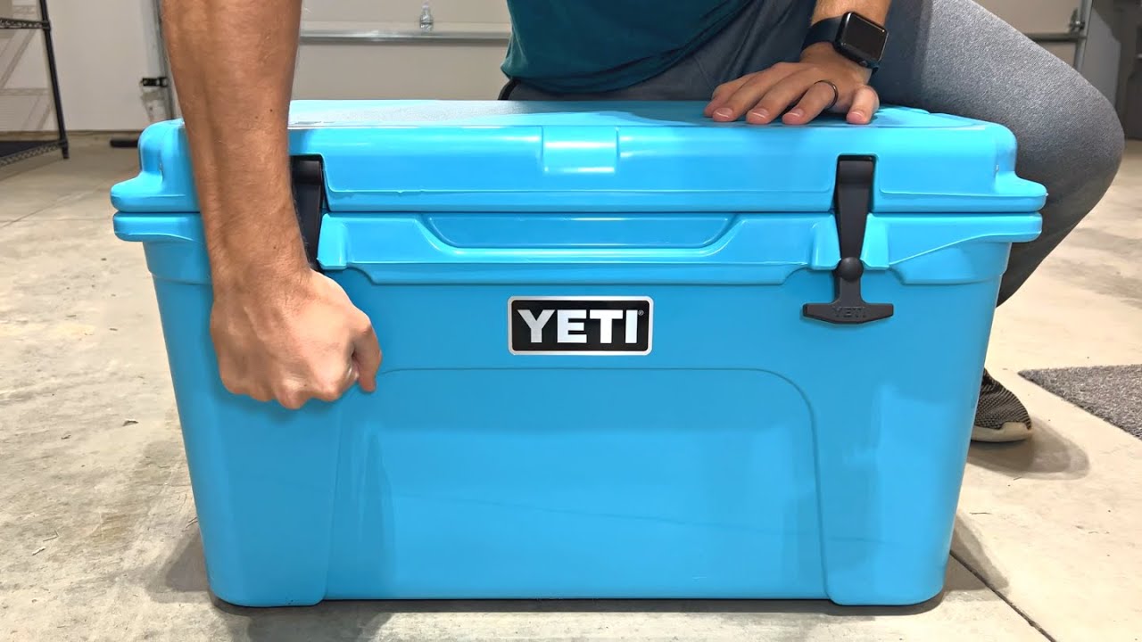 YETI NAVY TUNDRA 45 HARD COOLER Unboxing [4k60p] [HDR] 