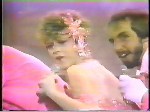 Bernadette Peters "Ain't Misbehave"