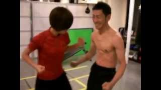 マジで腹筋貫かれる5秒前♪　P.S.僕は3発でKOされました（笑）
