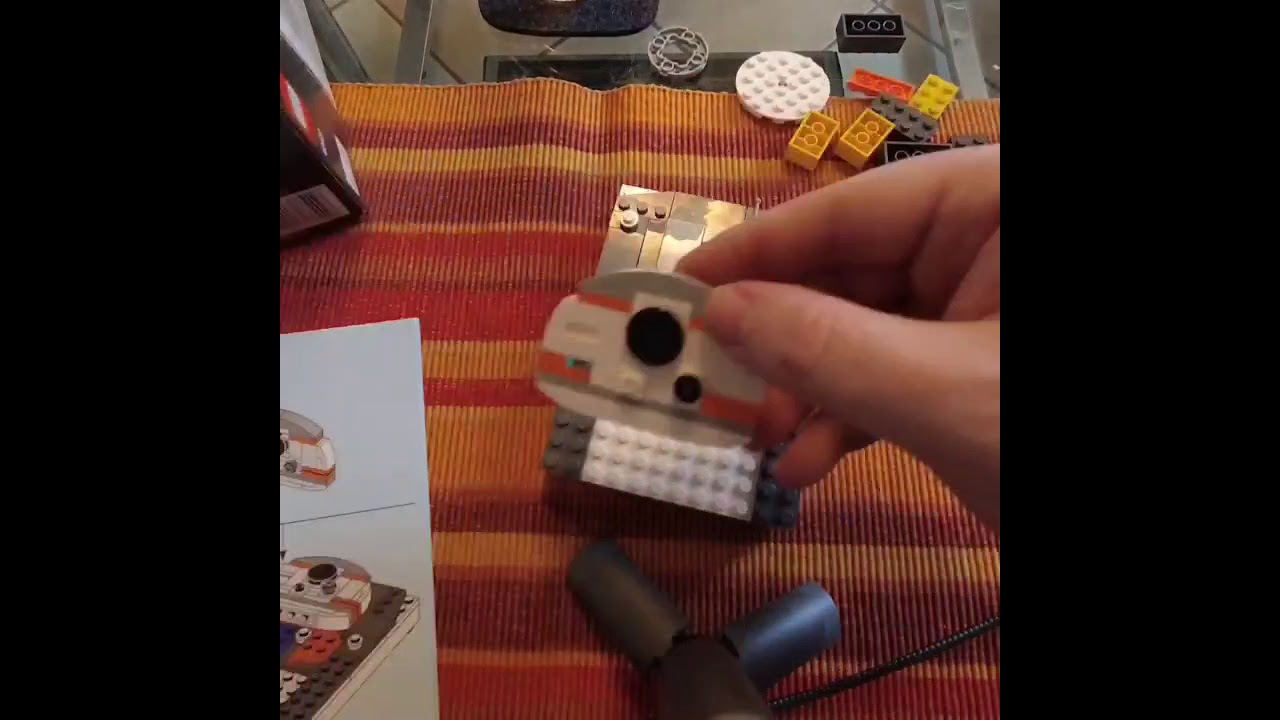 LEGO Brick Sketches 40431 BB-8 Droid Timelapse Video