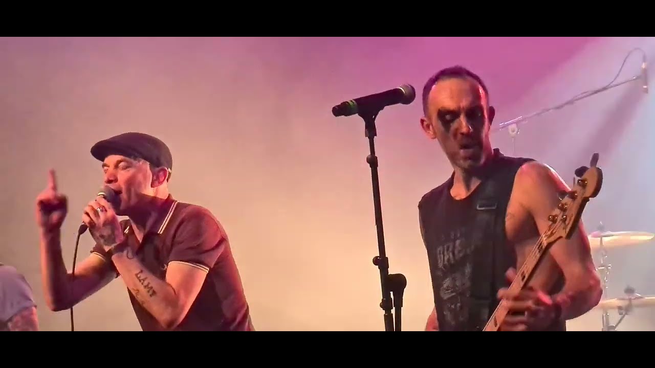 THE DECLINE - Along the red brick walls  (+ 2 autres voir description)  - 27/09/2024 - Le Kilowatt