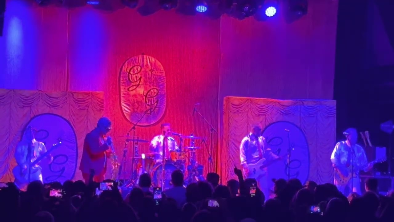 Me First and the Gimme Gimmes - Over the Rainbow - Live - YouTube