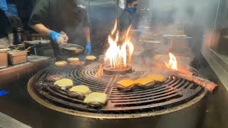 60-SECOND EXCURSION: Experiencing the burgers at Lucky Beaver Bar & Burger in Stateline, NV, USA
