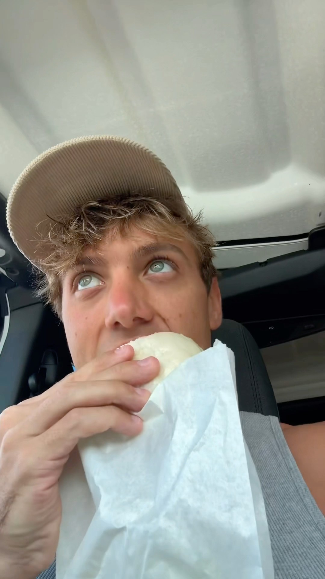 the best food on the island ? #7eleven #hawaiitrip #food #sheadurazzo