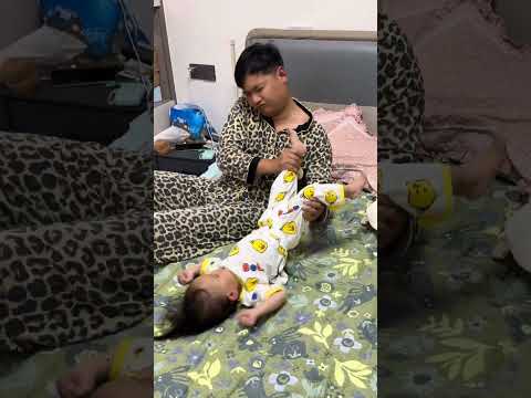 This is a video of a man sleeping and being confused. Even so, the old sister-in-law did not forge