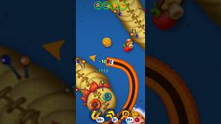 small snake kill the king of snake wong zone 😯😱 #wormszone #foryou #wormworld #subscribe #fyp #reach