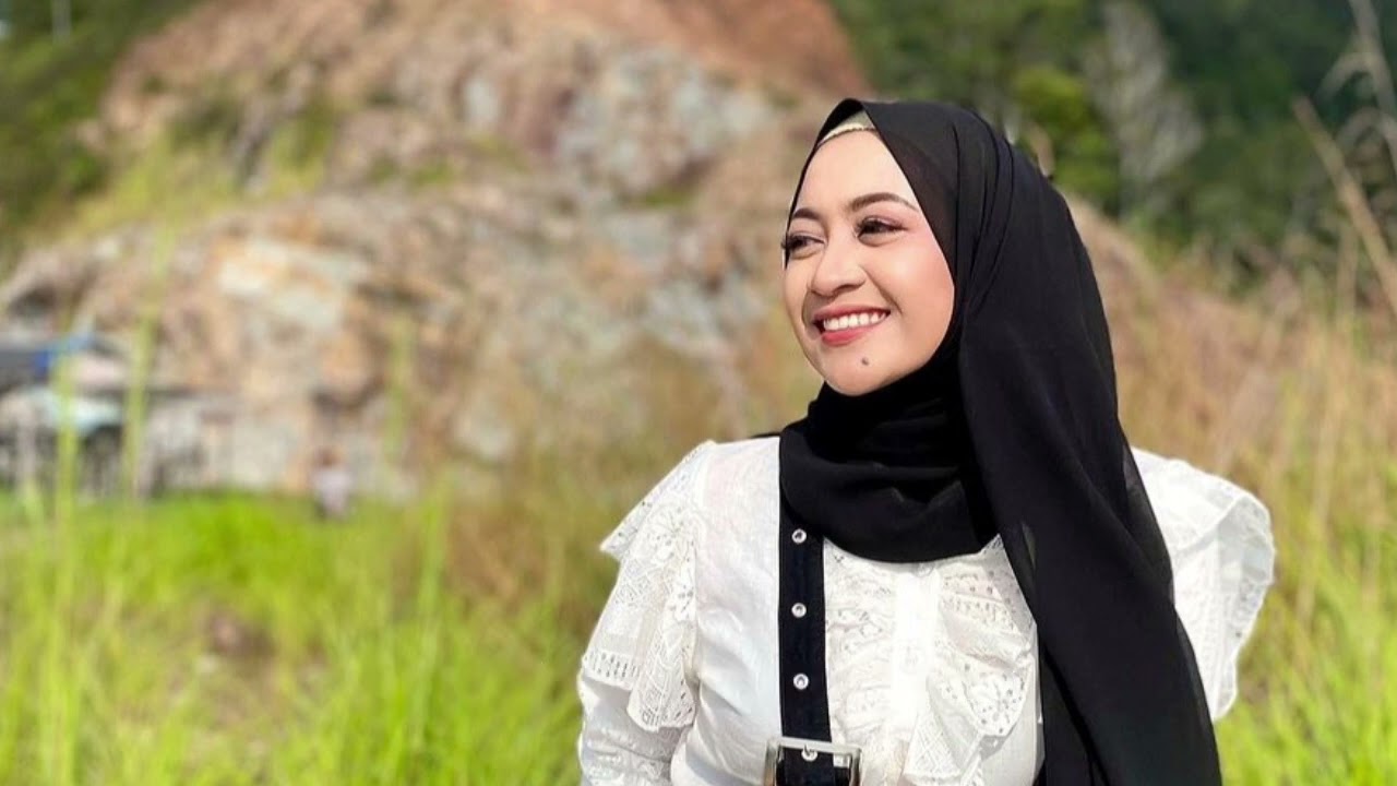 Vany Thursdila - Cintaku Yang Hilang ( Video Lirik )