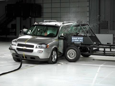 2006-chevrolet-uplander-side-iihs-crash-test