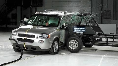 2006 Chevrolet Uplander side IIHS crash test