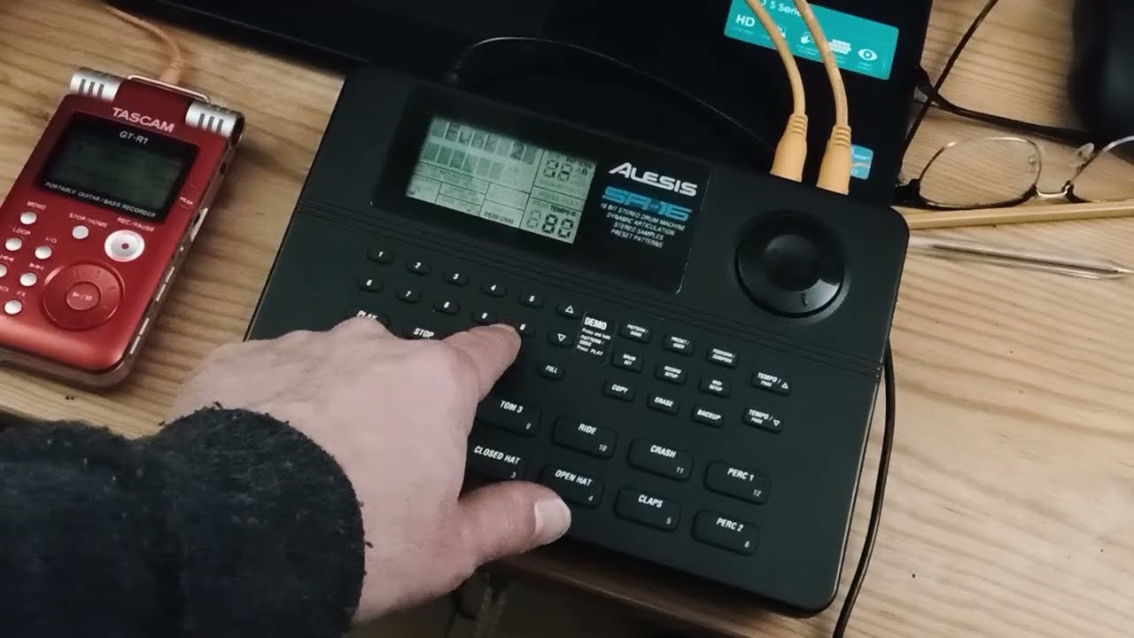 ALESIS SR16 DEMO