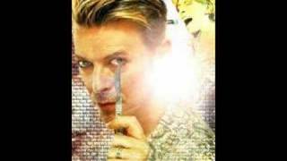 Video thumbnail of "David Bowie - Rock'n'roll Suicide"