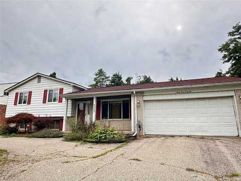 6942 Leslee Crest Drive, West Bloomfield, MI home video tour