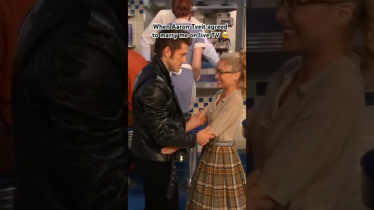 Когда Аарон Твейт согласился жениться на мне в прямом эфире 🥹💍😍 