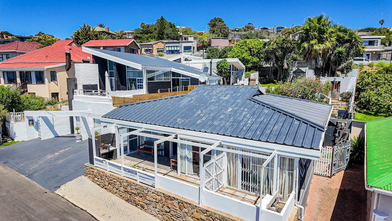 7 Bedroom Home For Sale - Santos Bay