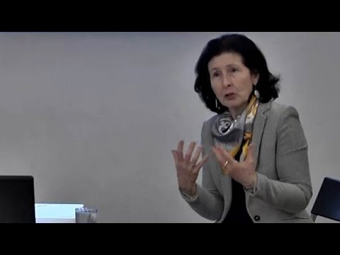 Vortrag von Dr. Barbara Maier über die Bedeutung der Geburt
