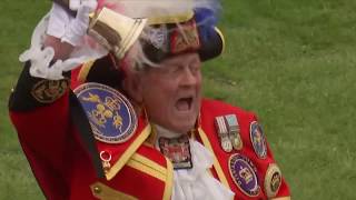 'Town Crier' proclaims birth of Prince Harry and Meghan Markle's son