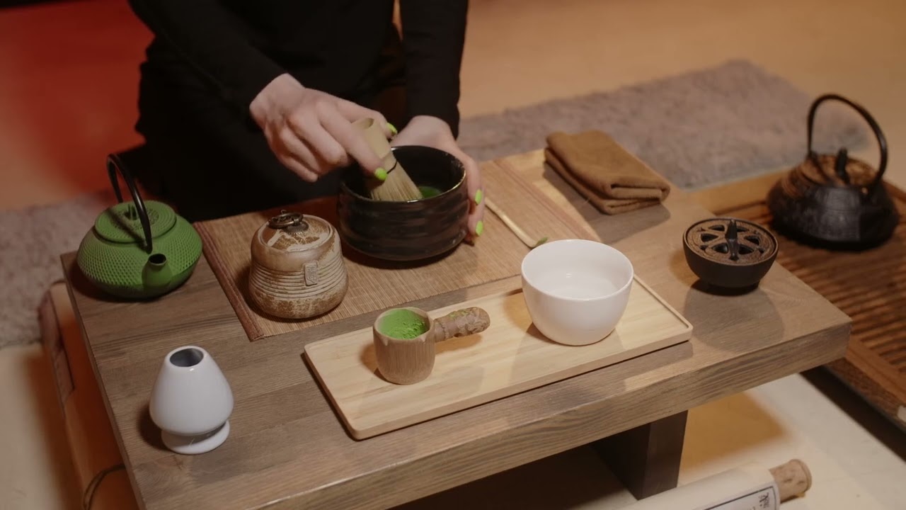 Préparation du thé matcha