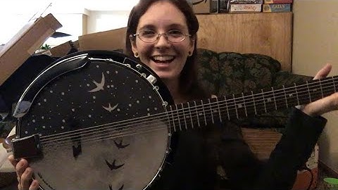 Unboxing a Luna Moonbird 6 String Banjo