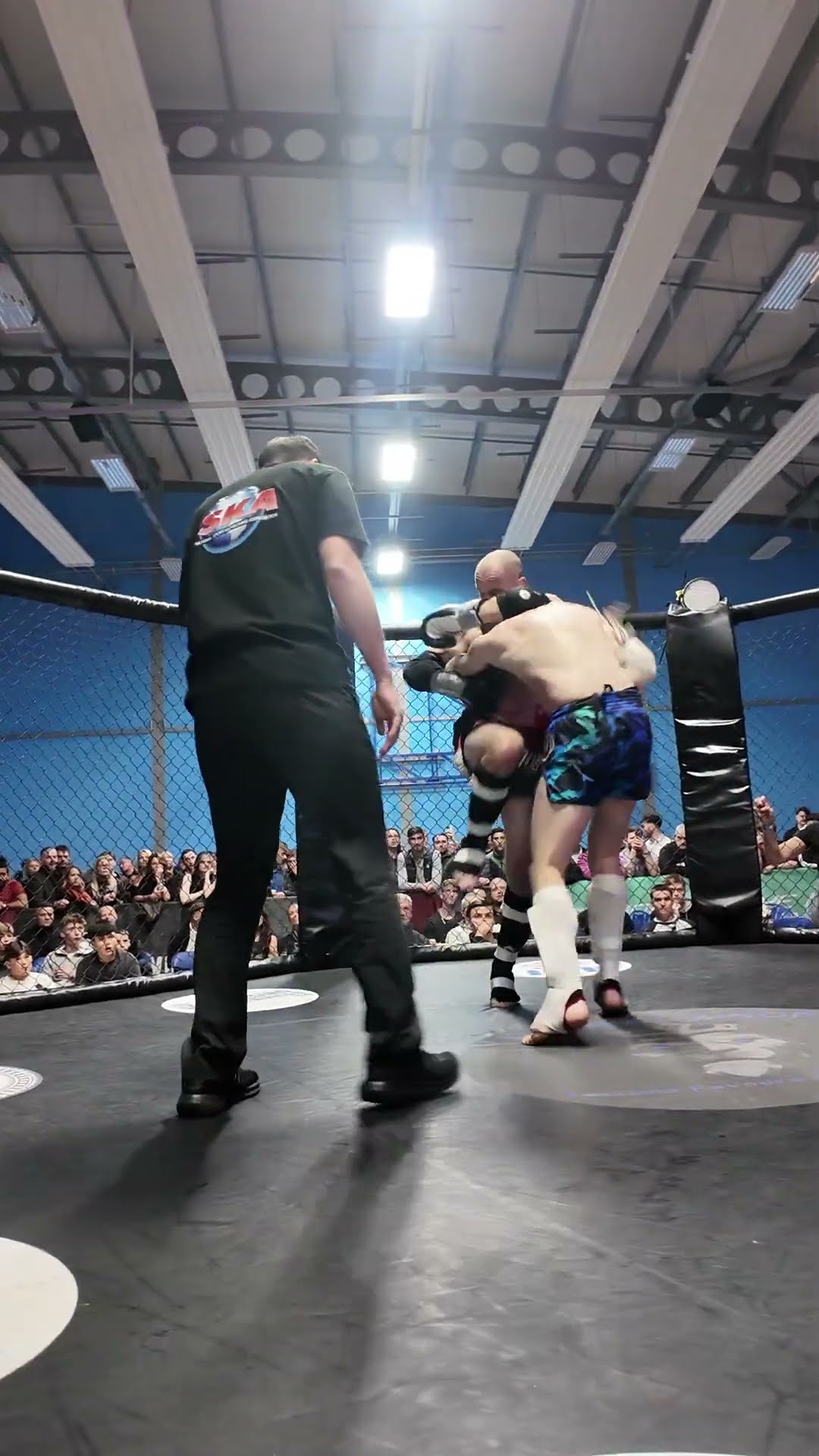 Mark Waterman forcing the 8 count.