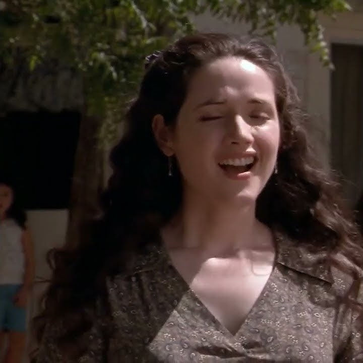 1998 Movie | Paulie | Finds Marie