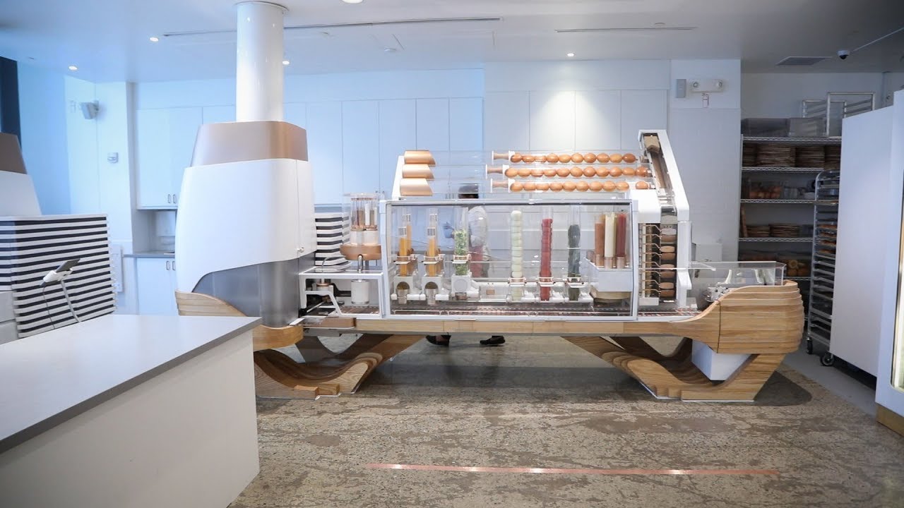 Робот готовит гамбургеры в стартапе Restaurant Creator