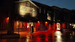Knottsberry in the rain ☔️ #knottsberryfarm #themeparkpov #pov #rainynight #AtoZears 