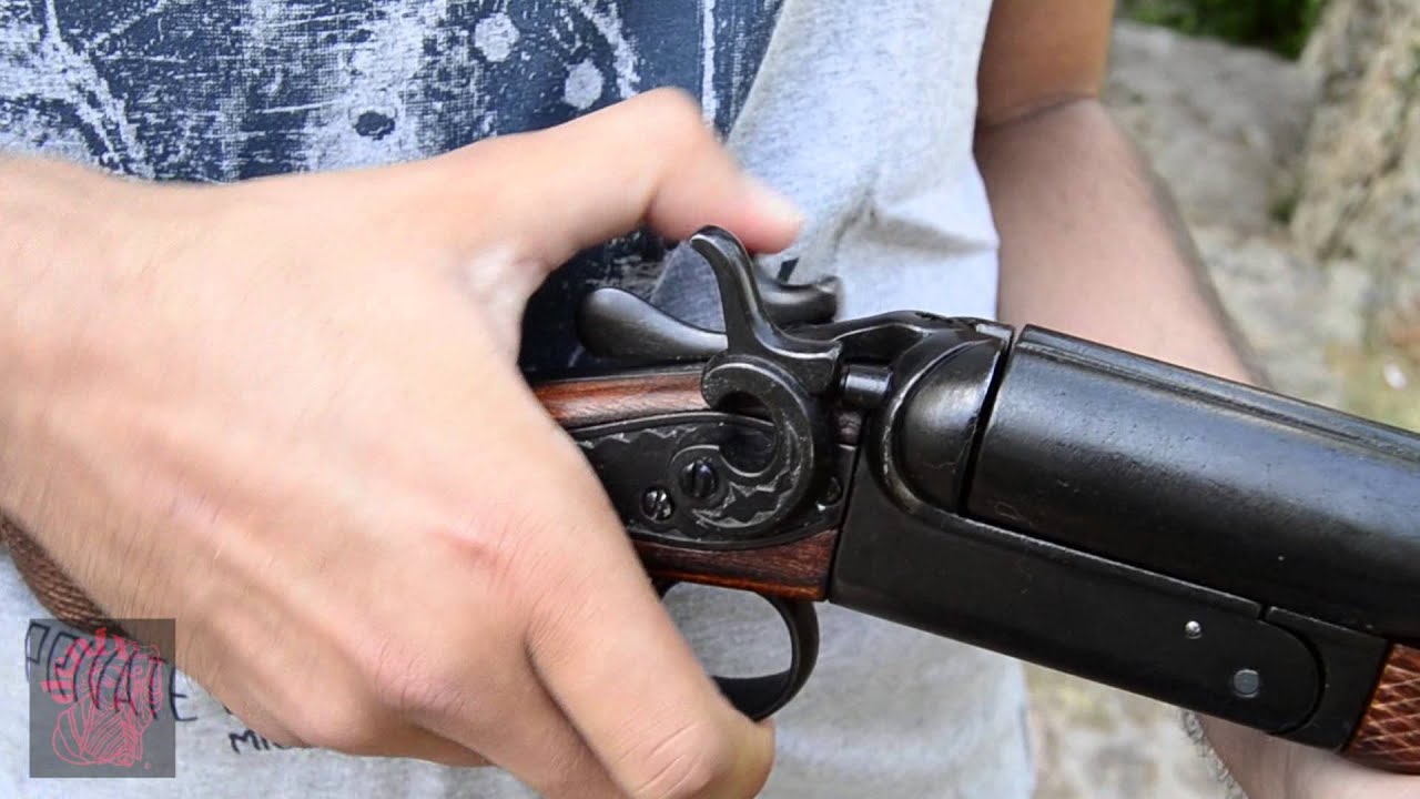 Escopeta de 2 cañones recortados usado por Wyatt Earp, EUA 1881.