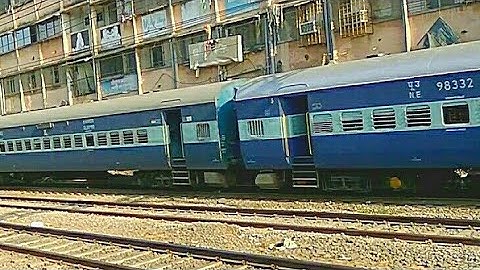 enjoy Track Sound of 15065 Gorakhpur - Panvel Express