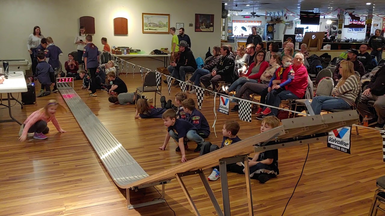 Pinewood derby - YouTube