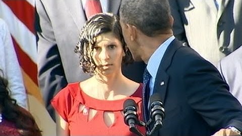 Woman Faints While President Obama Gives Remarks About Healthcare Website Issues