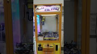 Neofuns/win n grin amusements Chocolate Factory Chocolate Claw Machine Preview