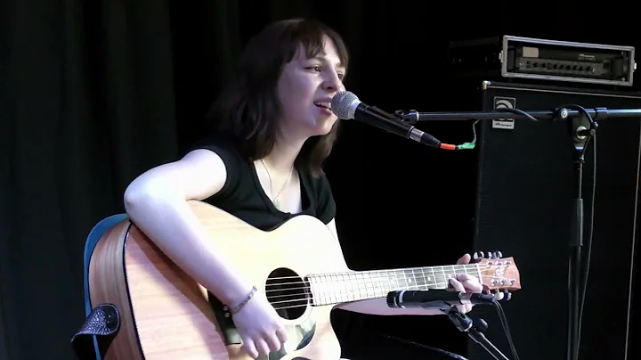 TW Sessions: Lily Wolfe - New Earth