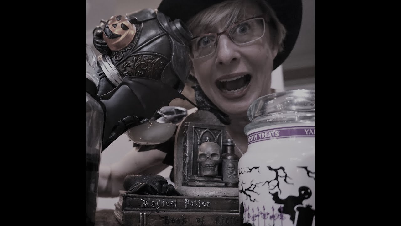 Heidi's Spooktacular Halloween Candle Collection - Enter if you dare!!