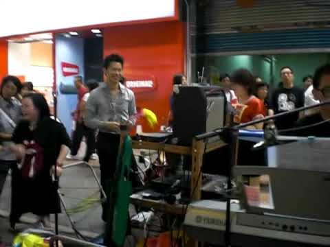 Sara, 子健 - 問誰領風騷