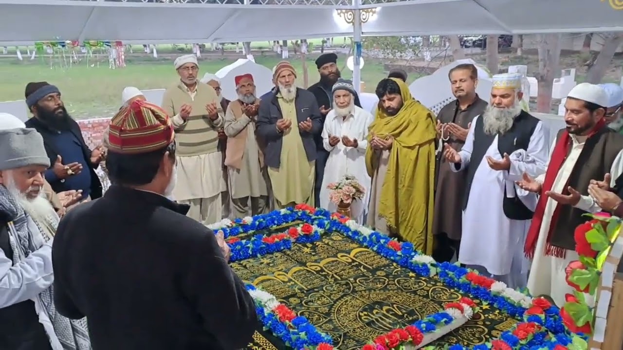 صاحبزداہ پیر سید مرصاد حیدر شاہ صاحب کی اپنے بھائی پیر سید فیض الحسن شاہ صاحب کے مزار پر حاضری