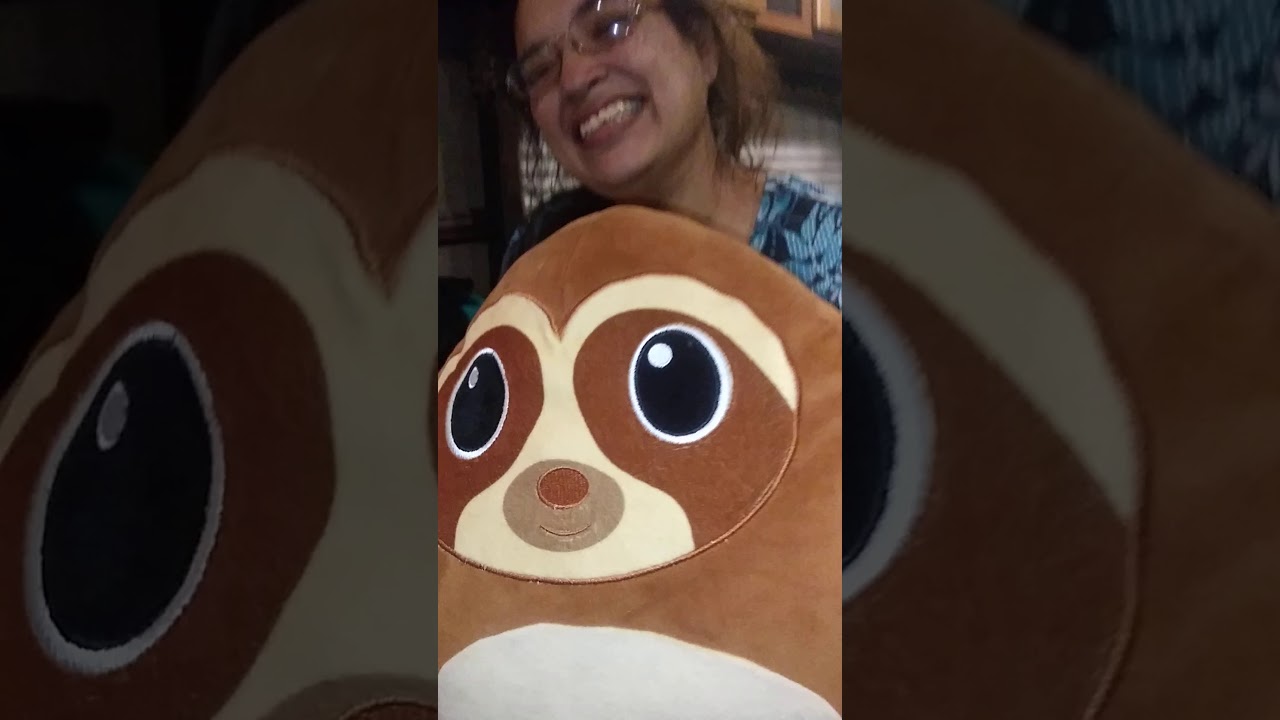 CUTIE PIE AND SPECIAL GUEST PAOLA SING FOR YOU.