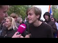 Anti-immigratiemars met de minuut grimmiger: ‘We zijn het zat!’