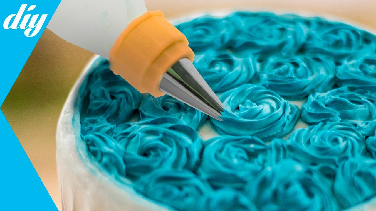 Bico de Confeiteiro no Bolo de Massa Corrida