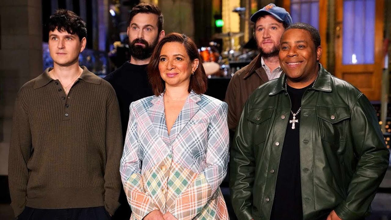 Майя Рудольф сетует на то, что ни с кем не спала на SNL: «Почему я не флиртовала с людьми?»