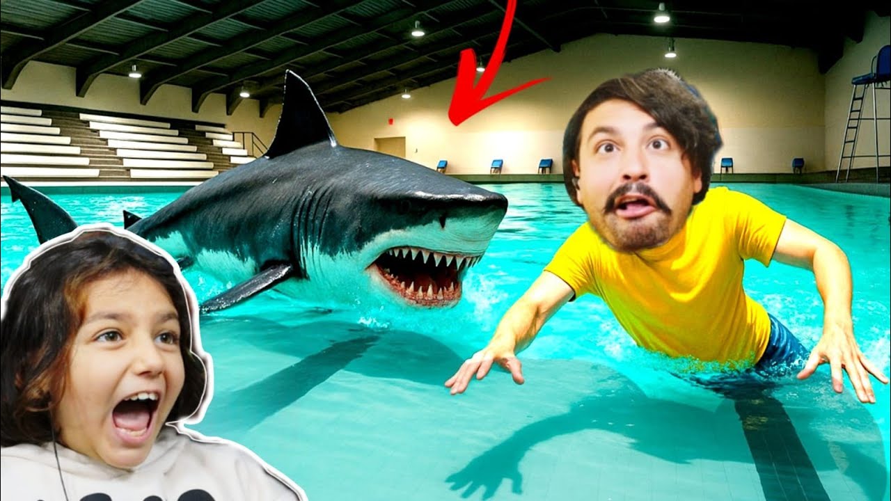 KÖPEKBALIKLARIYLA DOLU HAVUZDAN KAÇMAK İÇİN DURMADAN YÜZ | SHARKS AND MINNOWS