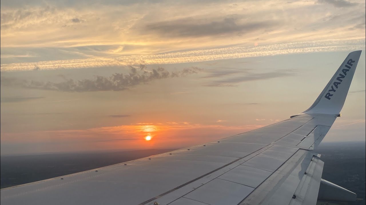 Firm Ryanair Landing @ Limoges Airport