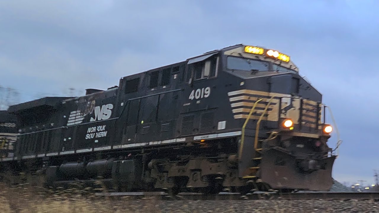 NS Lashup Pulling Westbound Towards Conway 