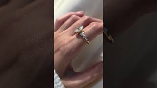 Sparkling Fiora oval cut diamond engagement ring crafted in 18K gold.#engagementring #dreamrings
