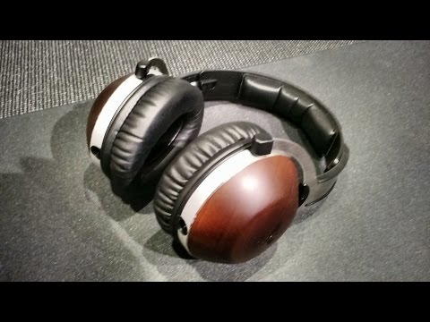 Z Review - Feenix Aria (This gaming headset got wood)