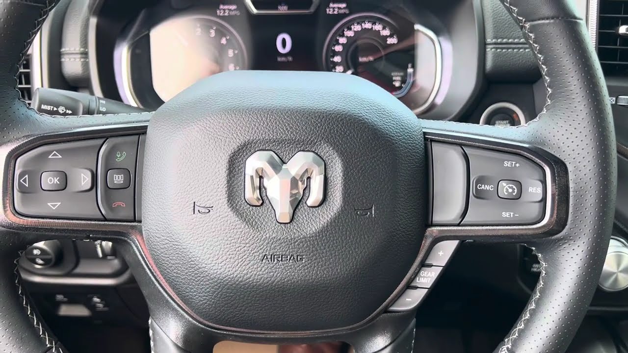 Настройки на дисплее приборной панели нового Ram