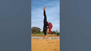 backbend inversion pose ❤️ #flexibility #yoga #stretching #youtubeshorts #practice #shorts