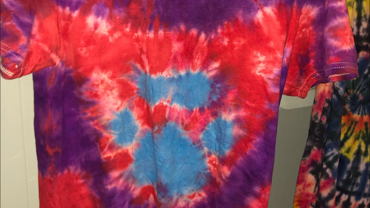 Paw print tie dye! - YouTube