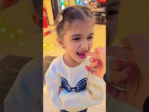 زوز و عضت اصبعي     